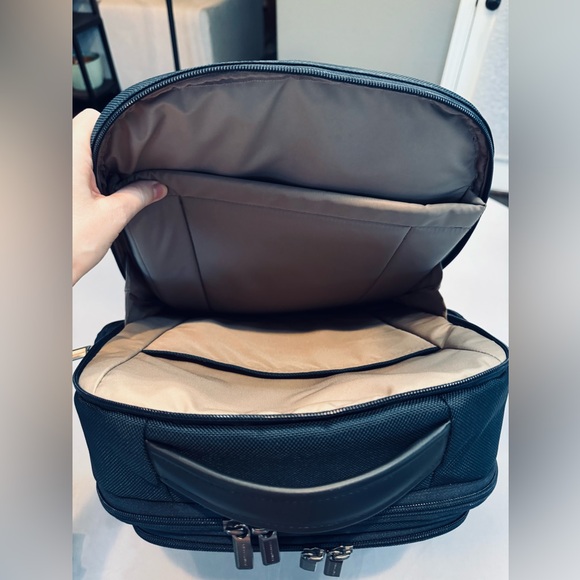 Briggs & Riley Navy/Black Large Cargo Backpack Lifetime Guarantee | NWOT - Picture 11 of 16